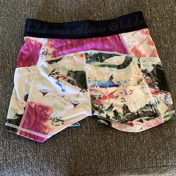 Lululemon shorts - Picture 3 of 8